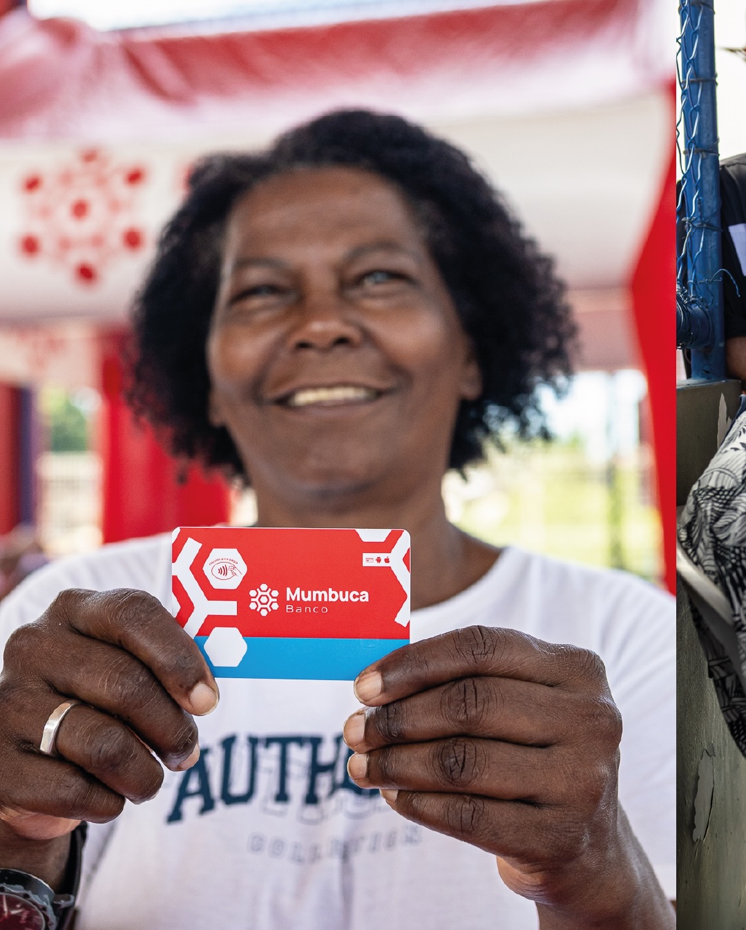 Maricá realiza entrega de novos cartões Mumbuca para beneficiários recadastrados