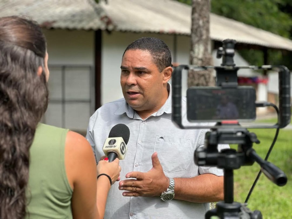 Secretário Robgol acompanhou de perto mais uma aula do treino de socialização das cadelas da famosa “Gangue do Caramelo".