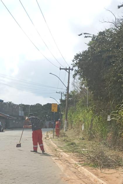 SOMAR e equipe de conservação realizam mutirão no Jardim Interlagos e Gâmboa.