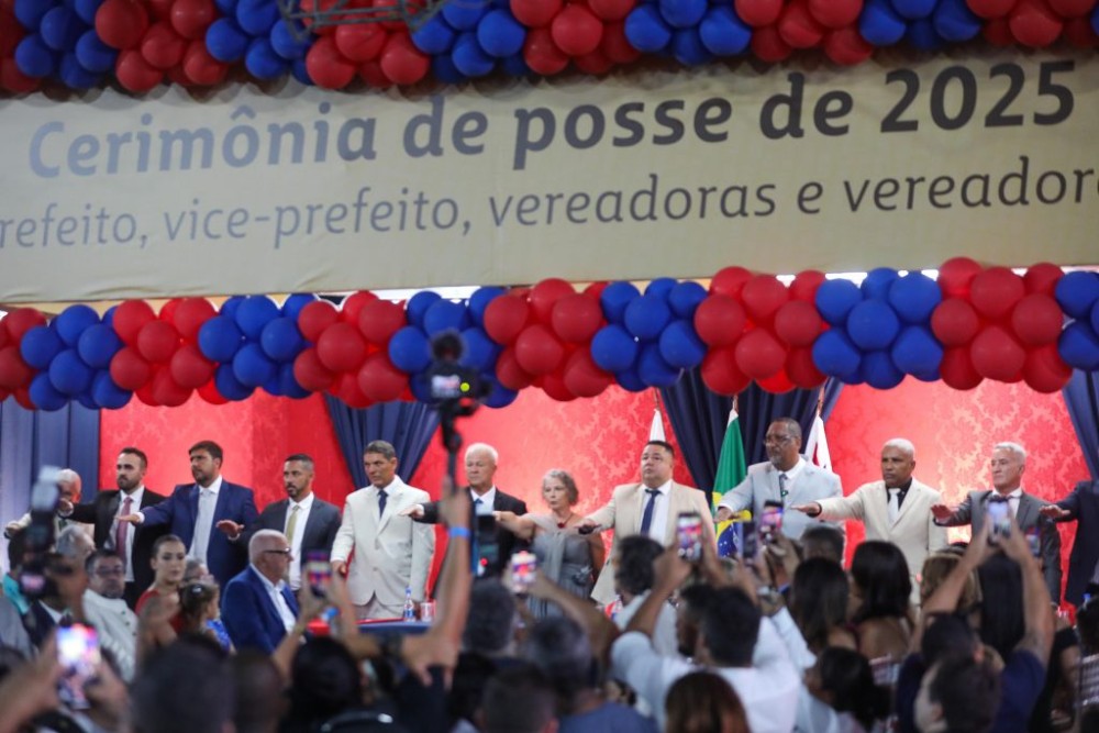 Deil Machado e outros 20 vereadores eleitos em Maricá tomam posse nesta quarta-feira